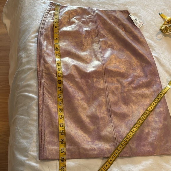 Christian Lacroix NWT Metallic gold and Pink Skirt made in Italy - Picture 12 of 12